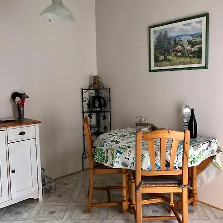 Holiday home Lo'gite L'allee Du Val Lalaye