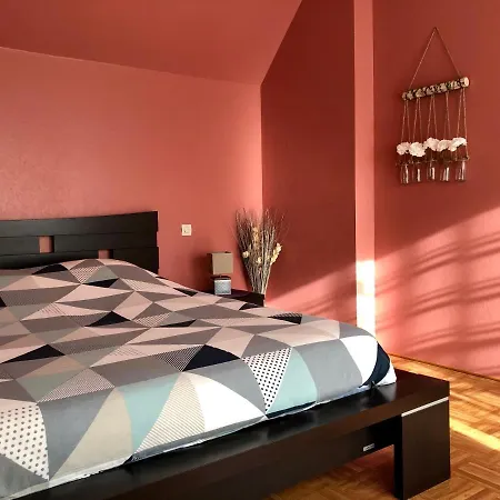 Lo'gite L'allee Du Val * Lalaye