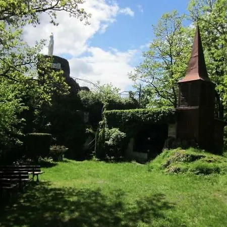 Holiday home Lo'gite L'allee Du Val Lalaye