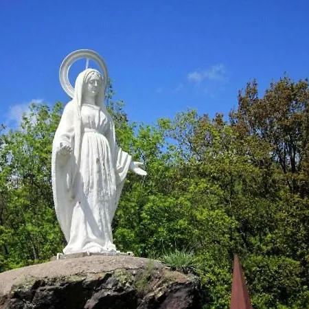 Lo'gite L'allee Du Val Holiday home Lalaye